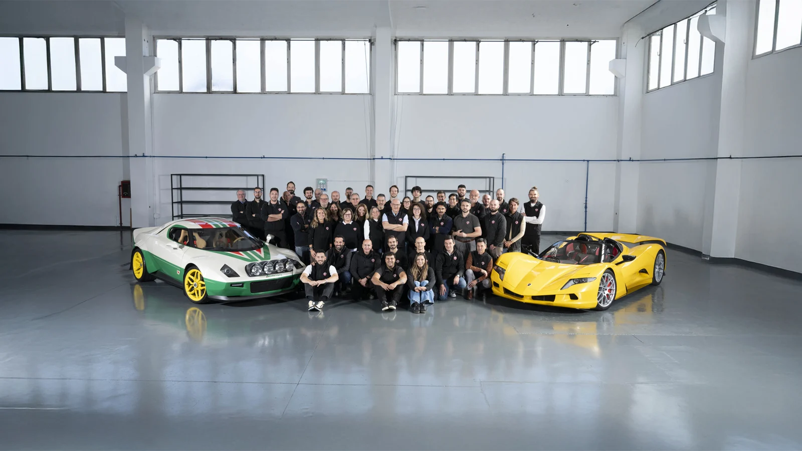 MAT team between Aspark Roadster and New Stratos Alitalia