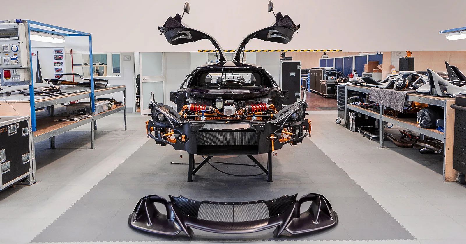 Apollo IE – front side view under construction at Manifattura Automobili Torino